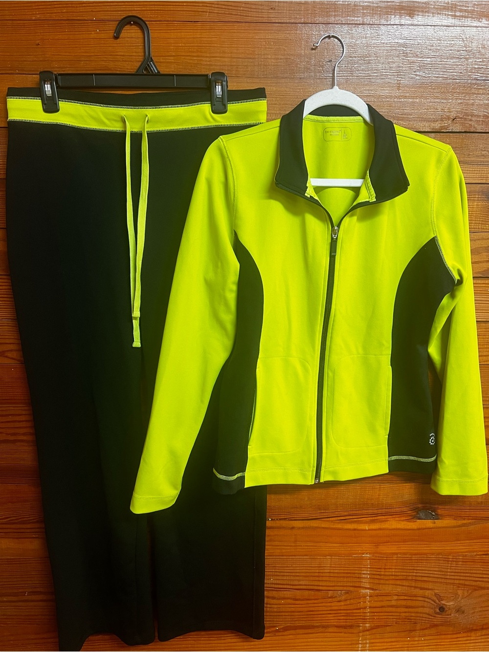 Be Inspired Women’s 2 Piece Tracksuit L Jacket M Pants Black Neon Green